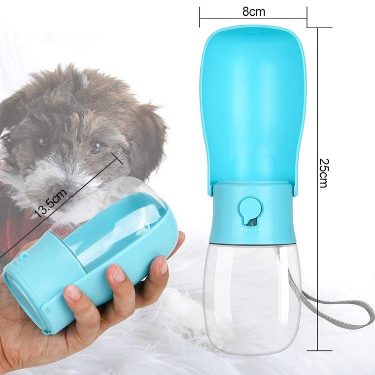 Gourde d'eau portable 2 en 1 pour votre chien en promenade | DogBottle™ - Le monde de Poppy